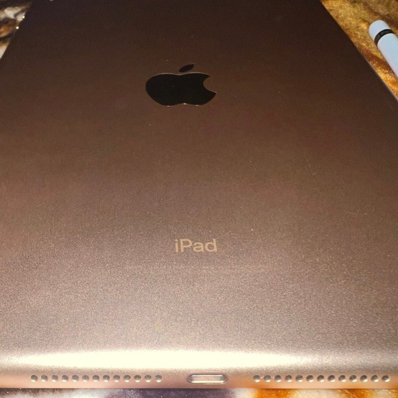 iPad generation 6 for sale - Picture 3 of 7